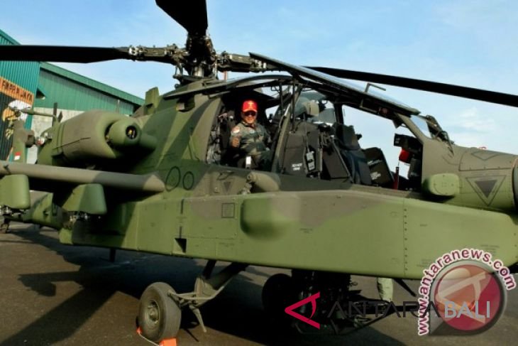 helikopter tempur Apache