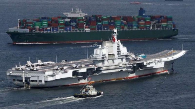 kapal induk militer