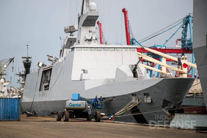 kapal induk militer