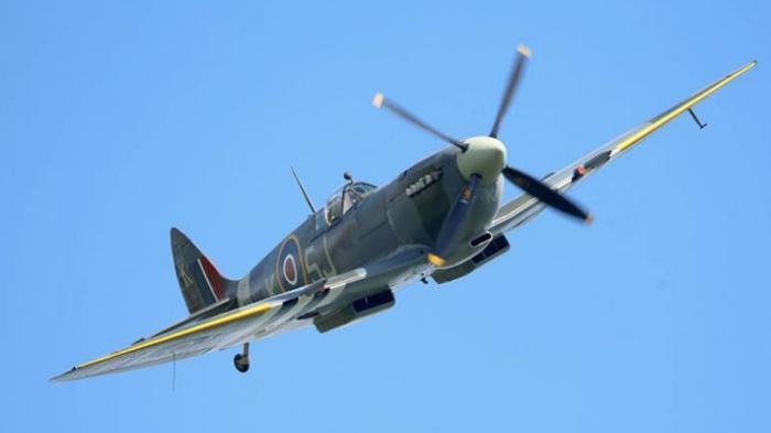 pesawat tempur Spitfire Inggris
