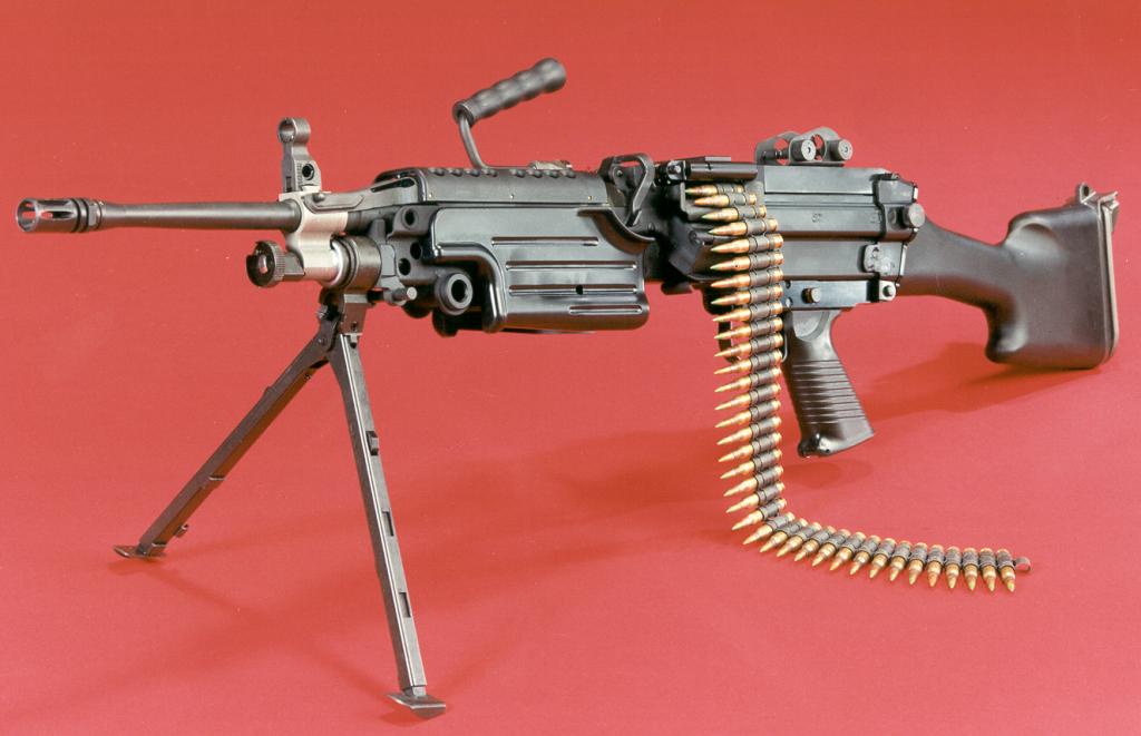 senapan mesin M249