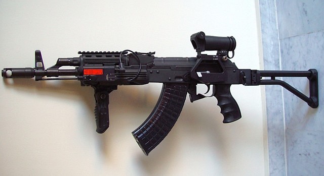 senapan serbu AK-47